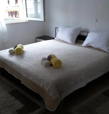 Visoka Apartman *